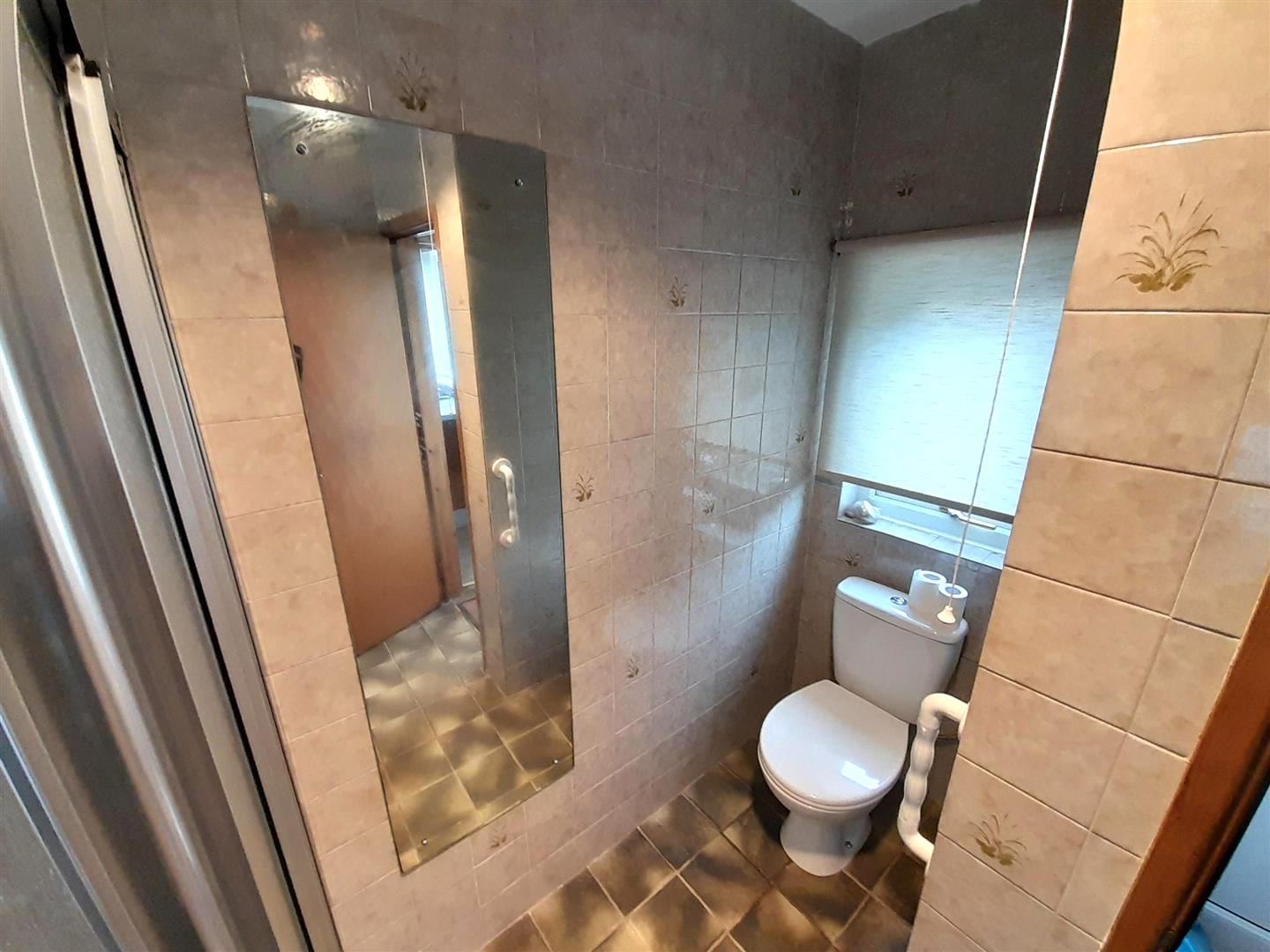 Llwynhendy Road, Llanelli, SA14 9HR